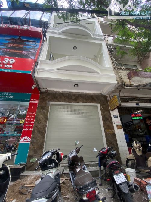 Cho thuê nhà 163 Nguyễn Hồng Đào, P14, TB. (DT: 4x16m) nhà 2 lầu. Giá thuê: 37 triệu/tháng - 4