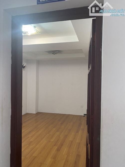 Cho thuê căn nhà phố Nghĩa Đô, Diện tích 80m2 x 4 tầng 1 hầm, 27 triệu/tháng - 4