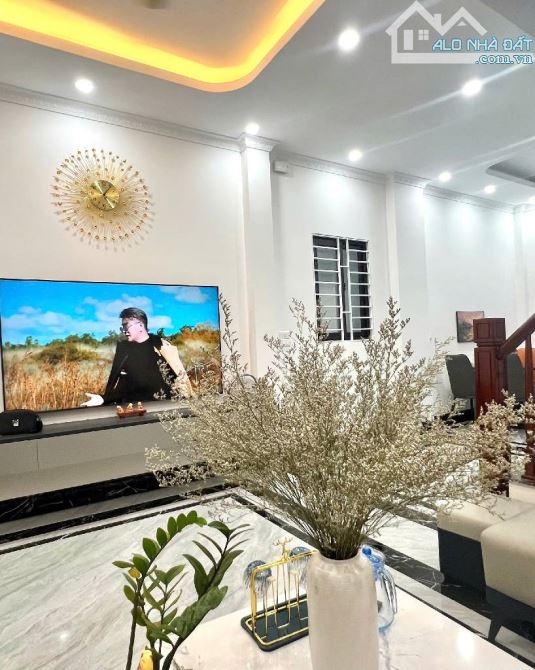 NGọc trì - Thạch Bàn - Lô Góc - dân xây, cách ô tô 40m - 40m2 - MT4.5 chào 6.92 - 4