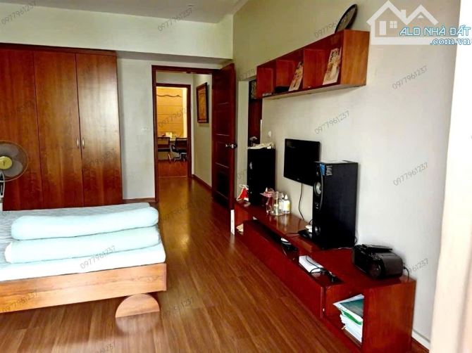 BÁN NHÀ TRẦN QUỐC HOÀN 55m2. GARA Ô TÔ, 2 Ô TÔ TRÁNH ĐỖ NGÀY ĐÊM TRƯỚC NHÀ - 4