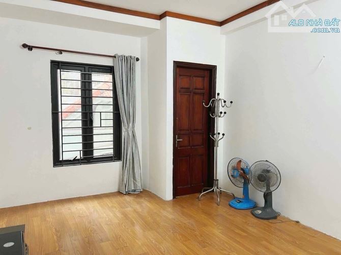NGÕ 255 LĨNH NAM-Ô TÔ ĐỖ CỬA-20M Ô TÔ TRÁNH-GẦN PHỐ - 4