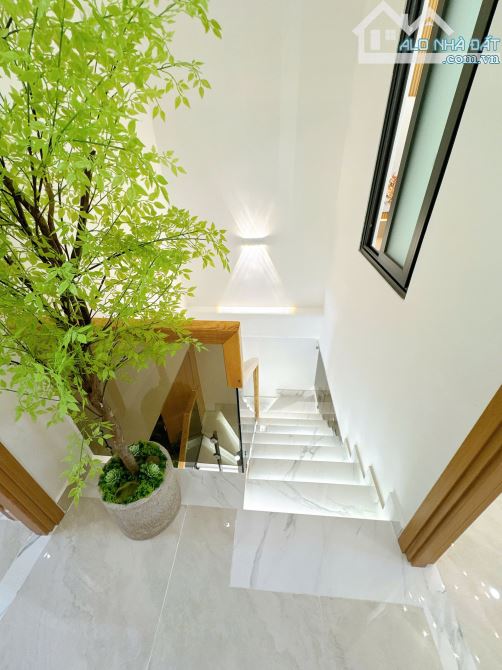 NHÀ ĐẸP MỚI SÁT MT PHẠM VĂN CHIÊU 4,5x11M - LỮNG 2 LẦU - 3PN -4WC - 6TY6. - 4
