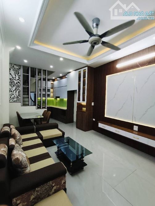 HIẾM - LÔ GÓC - NGÕ THÔNG TỨ TUNG - Ô TÔ ĐỖ CỔNG - SĐCC - SẴN GPXD - FULL NỘI THẤT - 4