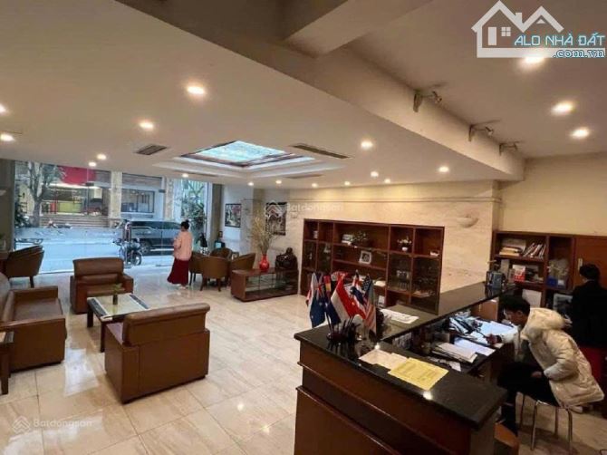 BÁN TÒA NHÀ 10 TẦNG THANG MÁY ĐẸP HOÀNH TRÁNG NHẤT PHỐ ĐỘI CẤN, DT 88M2, MT 7,8M, GIÁ 62,5 - 4