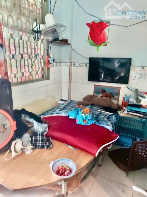 Bán nhà nát Nguyễn Thiện Thuật 2 mặt hẻm xe hơi. Q3. Giá 5tỷ9. DT 60m2 - 4