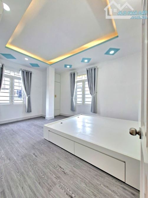 🔥🔥🔥 NHÀ ĐẸP - 2 LẦU,, SÂN THƯỢNG - MẶT TIỀN KINH DOANH - KẾ QUẬN 7 🔥🔥🔥 - 4