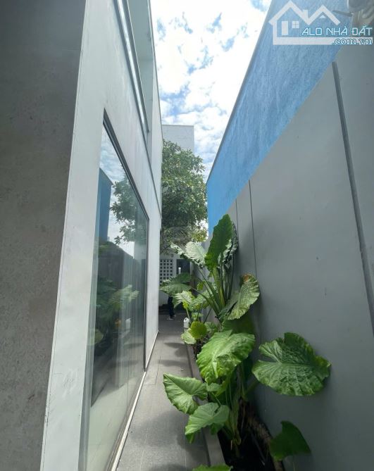 Q7 BIỆT THỰ NGHỈ DƯỠNG 7.5x29M CHỈ HƠN 100Tr/M2 ĐƯỜNG 8M SÂN 2 Ô TÔ ĐẬU 22.xT - 4