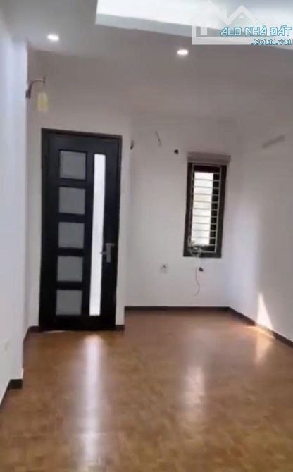 Cho thuê nhà ở nhóm 7 người Bùi Xương Trạch, 5 tầng, 40m2, 4 ngủ, 5 vệ sinh, 12 Triệu - 4