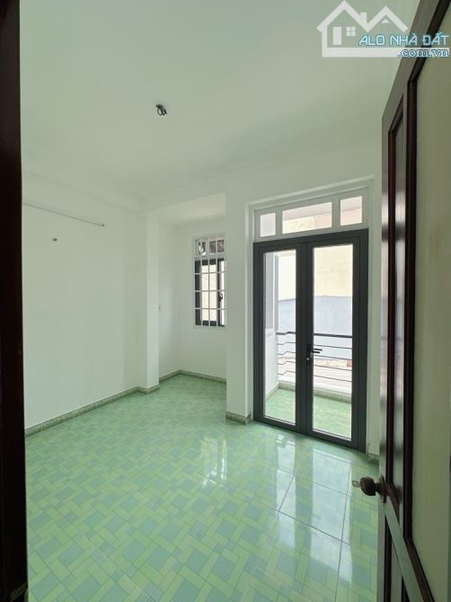 Chỉ hơn 6 tỉ-Gần ngả tư 7 hiền-Tân Bình- 6 phòng ngủ-ở ngay - 4