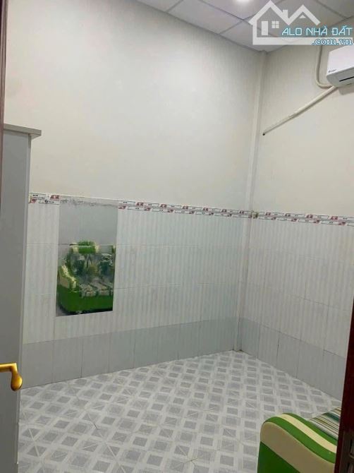 950TR Hàng chuẩn sổ hồng riêng ngay Bà Điểm cần bán gấp căn nhà 70m2 - 4