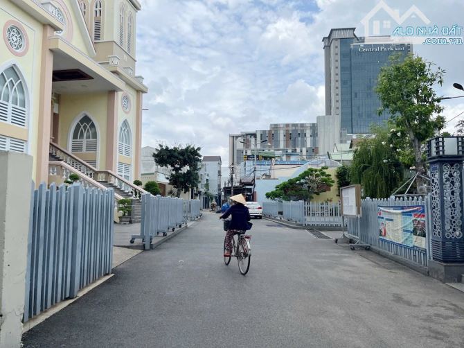 Nhà 1T1L, gần Quãng Trường, sân oto, đường oto thông, chỉ 3 tỷ 990 - 4
