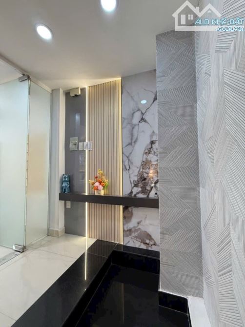 Nhà Phường 3 Quận Gò Vấp 4 tầng 3 phòng ngủ hẻm xe hơi 4n bao thủ tục sang tên giá 5,49 tỷ - 4