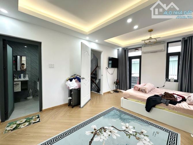 🏡 BÁN NHÀ GIÁ TỐT – CHỈ 2 TỶ 890 TRIỆU 📍 Vị trí: Mặt tiền đường Hưng Long, xã An Phú Tây - 4