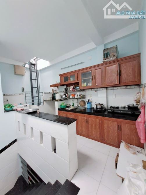 Nhà 5 tầng hẻm ô tô tránh, đối diện Chung cư Sơn Kỳ, 5.7 tỷ - 4