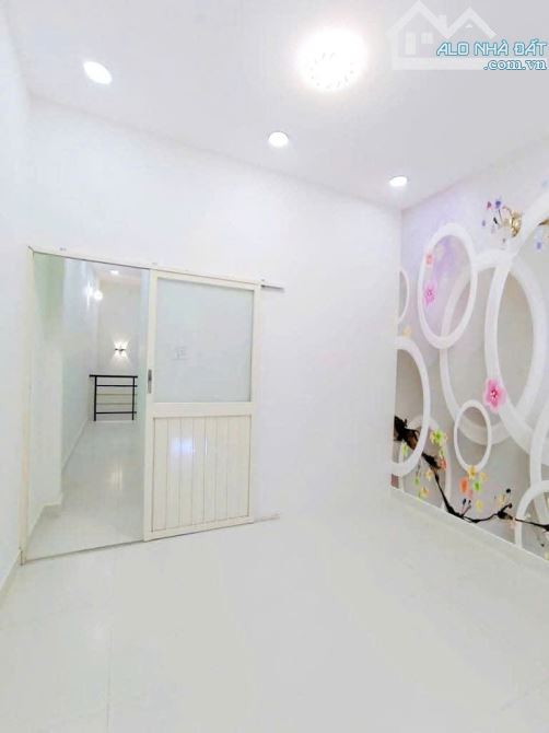 NHÀ ĐẸP QUÁ KHÁCH ƠI - 25M2 - NGAY TÂN PHÚ - MÀ GIÁ NGÃ CÂY CÓ 2.9TY - 4