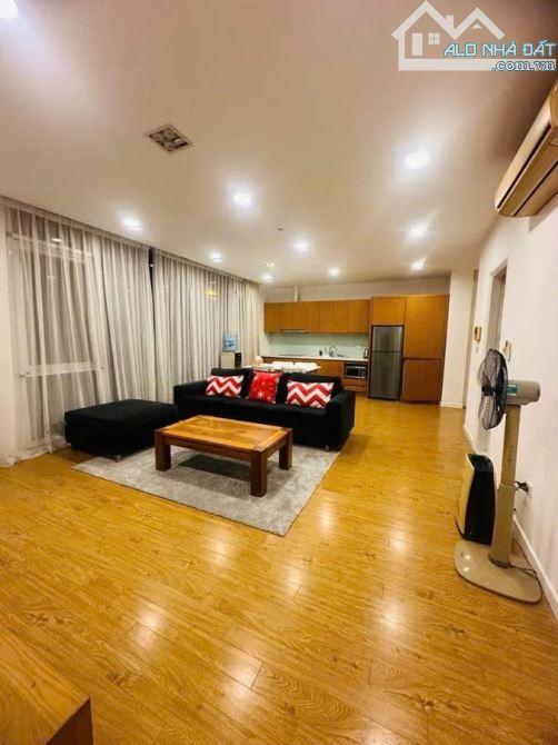 BÁN NHÀ MẶT PHỐ LÔ GÓC VIEW TRỌN HỒ TÂY CỰ HIẾM TÂY Ở NHIỀU HƠN TA GIÁ TỐT LH 0 - 3