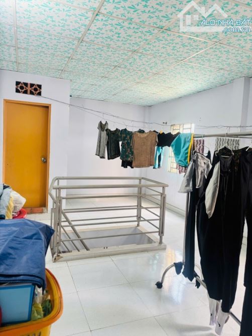 Bán nhà 99m2 Dĩ An,SHR đường xe hơi,gần chợ đêm Biconsi,giá rẻ - 4