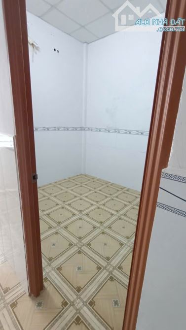 33. nhà 4 triệu 3 phòng ngủ gần trường Phan Ngọc Hiển - 4