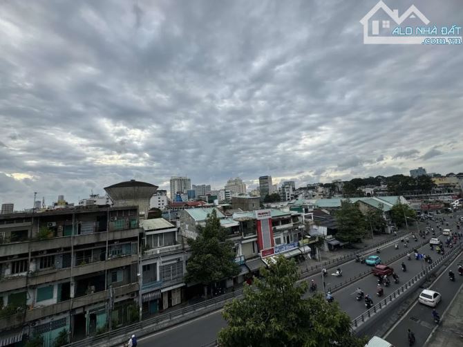 NHÀ MẶT TIỀN NGUYỄN TRI PHƯƠNG Q.5 – NGANG 4.3M – 8 PHÒNG NGỦ - Ô TÔ NGỦ TRONG NHÀ! - 4