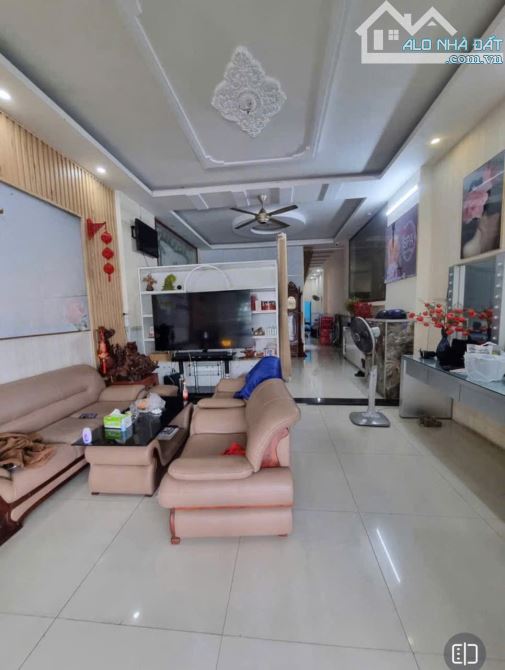 MÌNH BÁN NHÀ LẦU MTKD NGAY ĐẠI HỌC ĐỒNG NAI DOANH THU 120TR/ THÁNG - 4