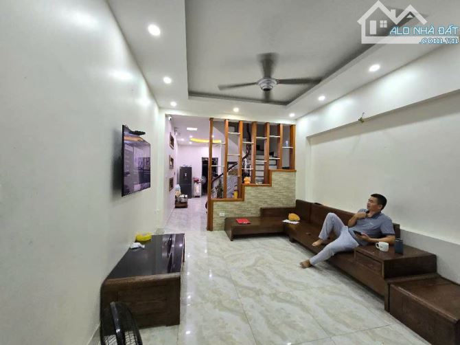 BÁN GẤP NHÀ RIÊNG HÀ ĐÔNG🏠80m² 4,5 tầng CHỈ 11,5 TỶ🚗 Ô TÔ QUA NHÀ- GẦN QUANG TRUNG - 4