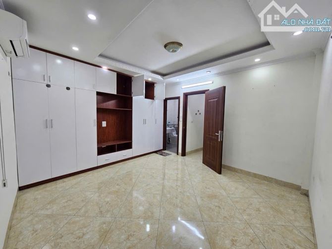Bán Nhà Bồ đề Long Biên, 35m2, 6 tầng, mặt tiền 6m, vị trí đẹp,gần phố, giá 6.6 tỷ - 4