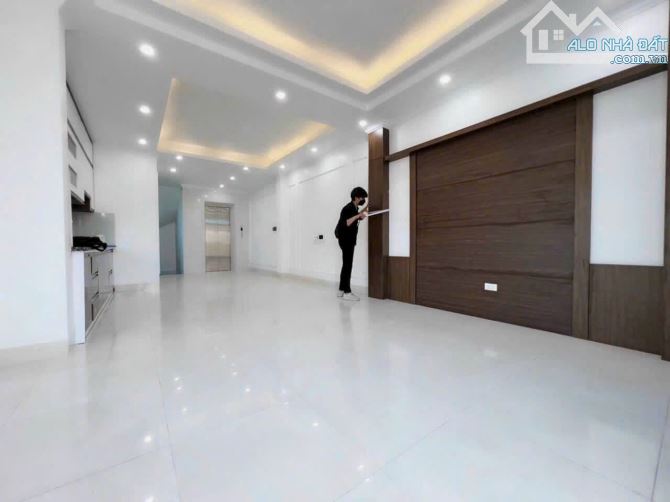 Cho thuê nhà 55m2*7 tầng Thang Máy ngõ 68 Cầu Giấy - 4