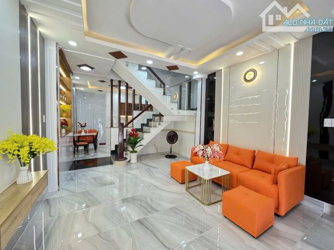 NHÀ 2 TẦNG MỚI SPA - HẺM Ô TÔ - VUÔNG VỨC 44 M2. - 4
