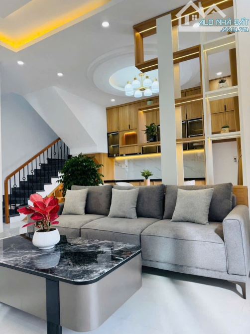 🏠🏠NHÀ 2 TẦNG 2 MẶT KIỆT 149 TRẦN PHÚ, TP HUẾ - 4