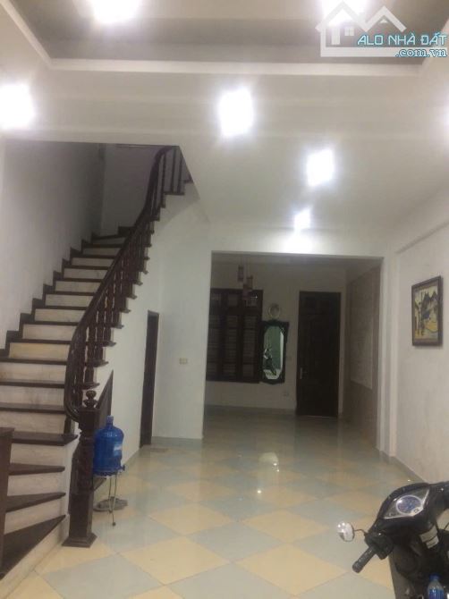 Cho thuê nhà ô tô, kd, vp, Nguyễn Khánh Toàn, Cầu Giấy, 80m2, 5 tầng, 42tr - 4