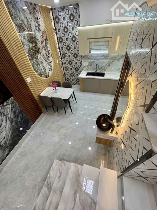Huỳnh Văn Nghệ 2 tầng 4x8m cách mặt tiền Huỳnh Văn Nghệ 60m chỉ 4.93 tỷ - 4