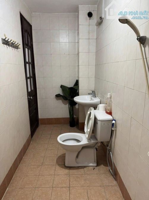 Cho thuê nhà nguyên căn ngõ 371 Kim Mã, Ngọc Khánh, Ba Đình. DT 70m x 3 tầng, giá 25tr - 4
