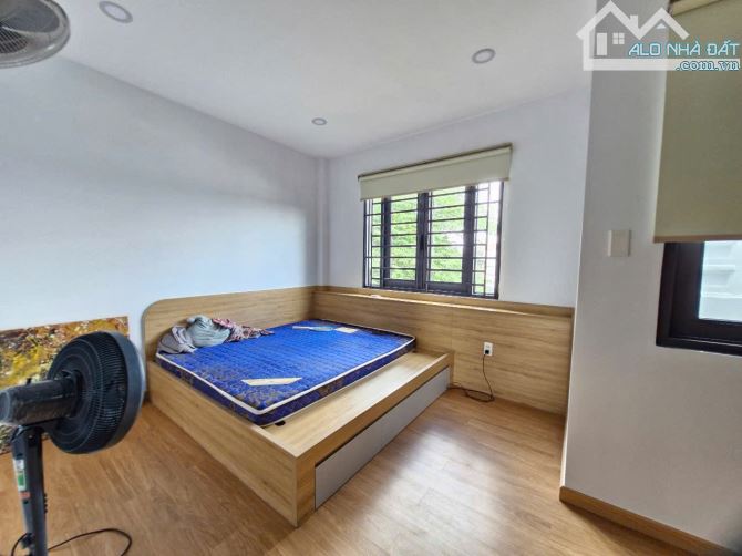 Nhà 3 tầng 67m², ngang 5.2m, hẻm xe tải thông, gần BV Thủ Đức, giá 5.9 tỷ - 4