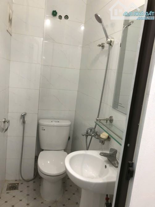 Cho thuê nhà số 14. hẻm 38 ngõ 214/55, Nguyễn Xiển, Phường Thanh Xuân Nam, Thanh Xuân. DT - 4