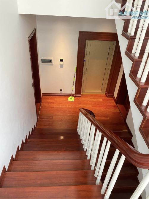 Cần bán biệt thự khu ĐTM Trung Yên, DT: 320m2 x 4 tầng, MT 16m, 5 Ô tô tránh, Giá 95 tỷ - 4