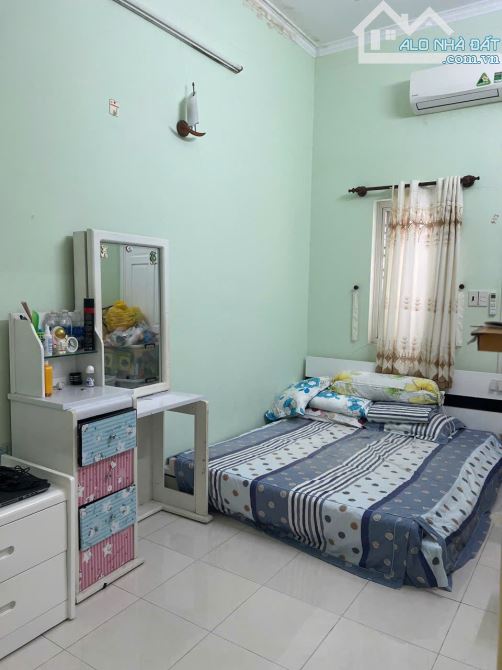 🚗 Bán nhà 1 trệt 3 lầu – 4PN, 5WC, sân rộng – hẻm ôtô Bà Huyện Thanh Quan - 140m² – 8.7tỷ - 5
