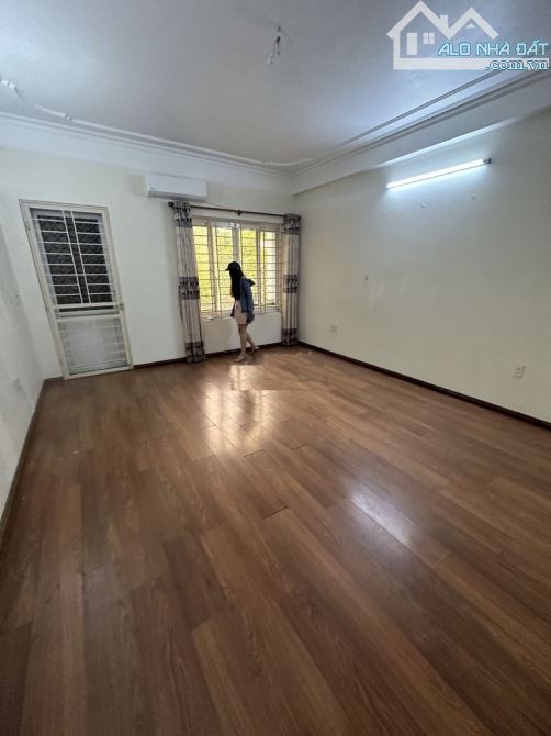 Nhà liền kề đường Trung Yên 10. DT 100m2 xây 80m2 x 5 tầng mặt tiền 5m - 5
