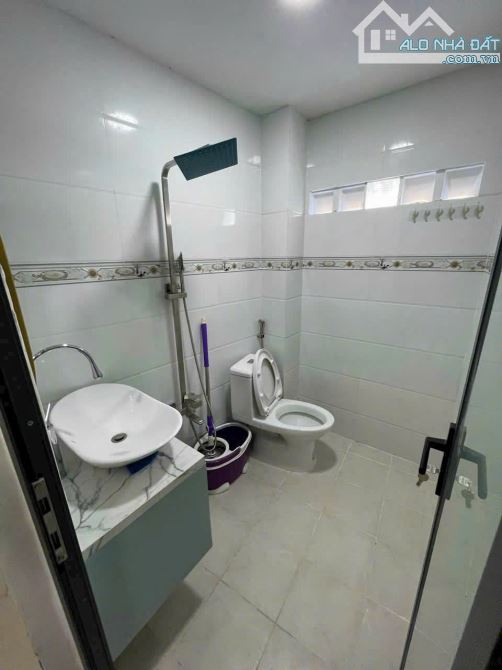 Bán nhà sổ hồng riêng Chuyên Dùng 9, Q7, DT 5 x9m, 1 lầu. Giá 3,45 tỷ - 5