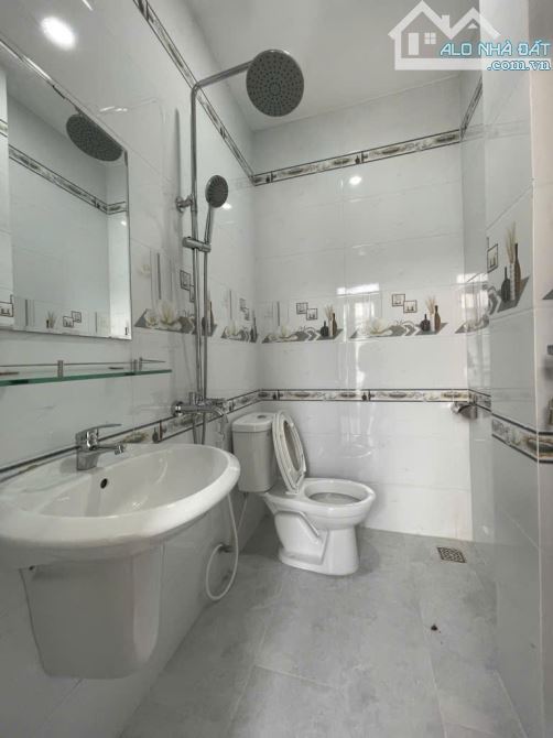 HẺM XE HƠI 688 KHU vip Hương Lộ 2, 4 tầng - 233.2m2 dtsd - Nhà mới ở ngay - 5