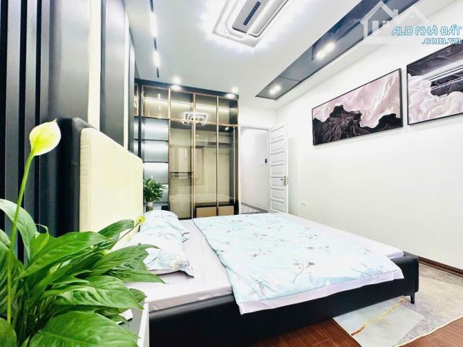 NHÀ VÕ CHÍ CÔNG - CẦU GIẤY - NGÕ BA GÁC - FULL NỘI THẤT - DT: 32M2, 5 TẦNG - 8.25 TỶ - 5