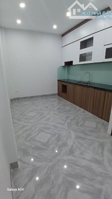 *NHÀ ĐẸP _ HIẾM TRONG PHÂN KHÚC_ DT 35,2M2 - MT 3,4M_ Ô TÔ VÀO- KINH DOANH_ BTL - 5