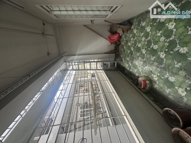 Bán nhà Võ Chí Công 32 m2 xây 5 tầng giá chỉ có 10.6 tỷ - 5