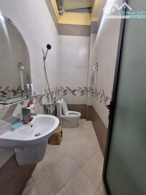 TĂNG NHƠN PHÚ B - NHÀ 4 TẦNG ĐẸP - 3PN - NGAY MẶT TIỀN - PHÙ HỢP MUA Ở - 5