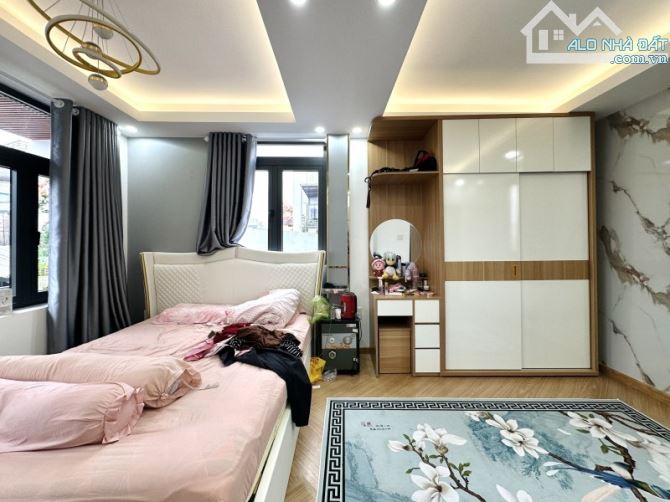 BÁN NHÀ 5 TẦNG ĐẸP - VẠN KIẾP GIÁP PHAN XÍCH LONG - (5.5x6.5) A4 - H3G THÔNG - 8.3 TỶ - 5