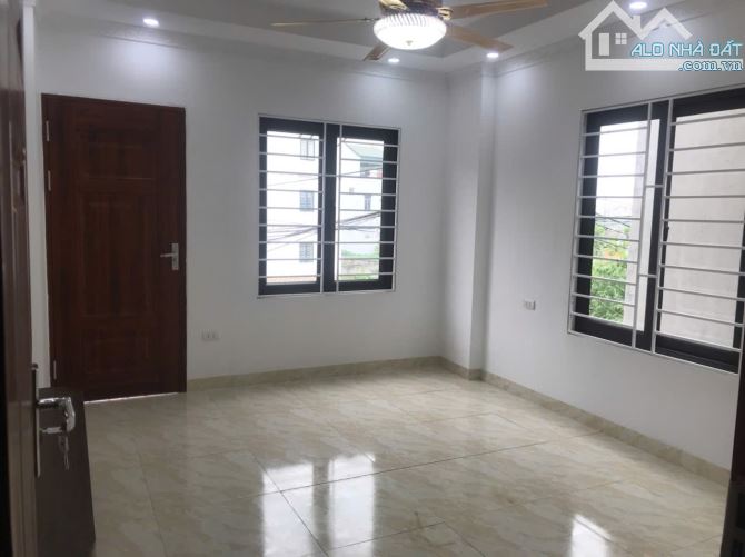 Cần Bán Nhà Mới Xây - Thang Máy chờ - 45m2 - 3.5 tầng - Thượng ĐÌnh - Thường Tín 5.85 Tỷ - 5
