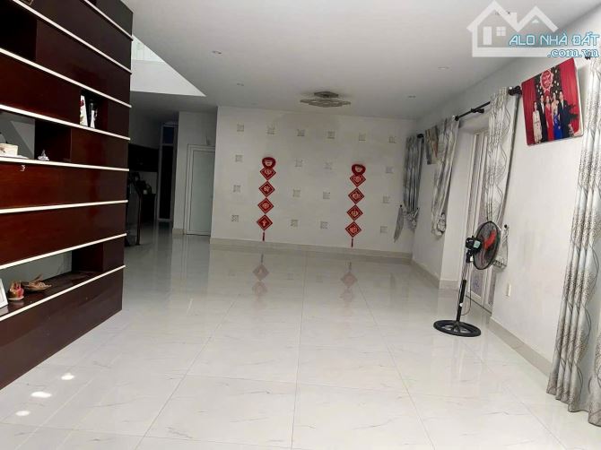 BÁN NHÀ 3 TẦNG MẶT TIỀN ĐỒNG KHỞI SIÊU VIP - NGAY TRUNG TÂM THÀNH PHỐ HUẾ - 5