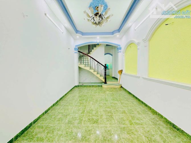 🏠 BÁN NHÀ GIÁ RẺ - CHÍNH CHỦ 📍 Vị trí: Đường Nguyễn Hữu Trí, Thị trấn Tân Túc, Huyện Bìn - 5