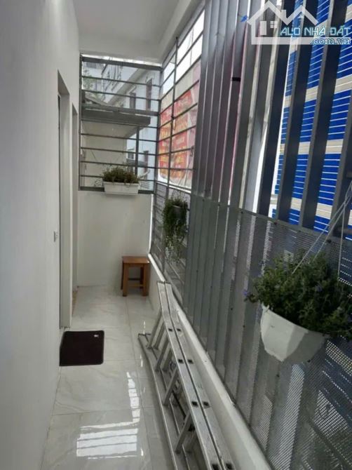 FULL NỘI THẤT NHÀ ĐẸ -ÔTÔ ĐỖ CỬA-SÁT PHỔ-VỊ TRÍ ĐẮC ĐỊA 27/35M -3 TẦNG - 3,45 TỶ PHỔ VỌNG - 5
