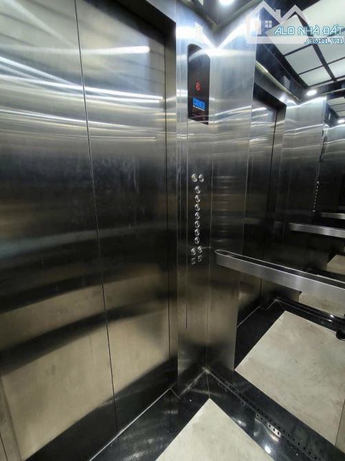 Toà CHDV Giang Văn Minh, 70m2*7T, MT 6M, 18 phòng KK, ngõ KD, ô tô, đủ PCCC, Dtien 7%/năm - 5