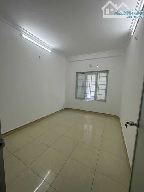 Bán nhà Lĩnh Nam 4 tầng,sổ đỏ ,giá 3.8 tỷ - 5